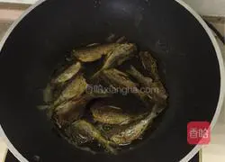 Illustration of how to make fried white strips 4