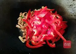 Illustration of how to make shredded pork with bell pepper 11