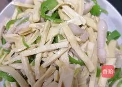 Illustration of how to make shredded pork with dried tofu and green pepper 6