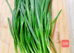 Illustration of how to make fried eggs with leeks 7