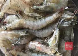 Illustration of how to make boiled shrimp 1