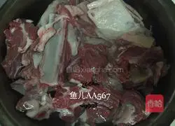 Illustration of how to make mutton chops and stewed radish 2