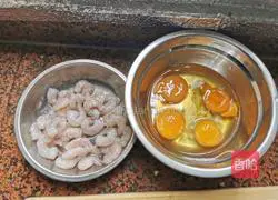 Illustration of how to make shrimp and eggs 1