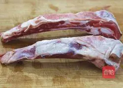 Illustration of how to make Western-style grilled lamb chops 1