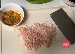 Illustration of how to make crab roe rice 2