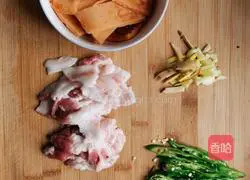 Illustration of how to make pancake twice-cooked pork 2