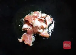 Illustration of how to stir-fry hot peppers with dried tofu 5