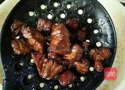 Recipe for spicy cumin beef cubes Illustration 6