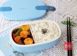 Homemade Illustration of how to make scrambled egg and tofu bento 12