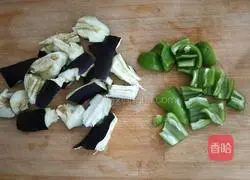 Illustration of how to make eggplant and peppers 1