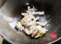 Illustration of how to make fried squid with bitter melon 17