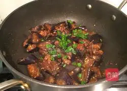 Illustration of how to make eggplant with fried meat and minced meat in sauce 8