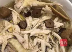 Illustration of how to make steamed chicken with medicinal diet 11