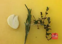 Roasted crispy pork rolls Pork belly recipe illustration 4