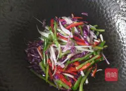 Illustration of how to make fried noodles with seasonal vegetables 6