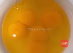 Illustration of how to make sausage and scrambled eggs 2