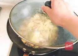 Illustration of how to make Chinese cabbage vermicelli 5