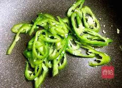 Illustration of how to make fried pork with pepper 3