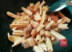 Illustration of how to make yuba roasted pork 5