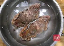 Illustration of how to make spicy crab 1