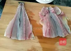 Pan-fried Bay Fish Balls Illustration of making fish balls 1