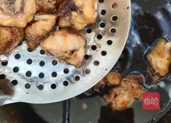 Illustration of how to make spicy chicken nuggets 6
