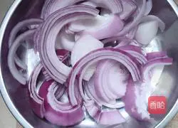 Illustration of how to make fried onions and eggs 2