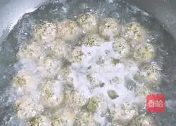 Illustration of how to make shepherd's purse and pork meatballs 9