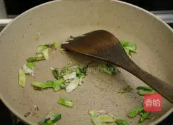 Illustration of how to make fried tofu with garlic sprouts 5