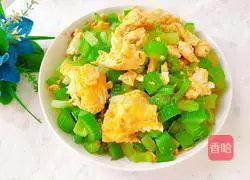 Illustration of how to make scrambled eggs with celery 13