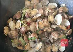 Illustration of how to make spicy fried clams 4