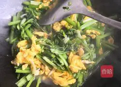 Illustration of how to make scrambled eggs with spinach 5