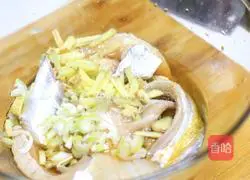 Illustration of Homemade Sweet and Sour Hairtail Rolls 3