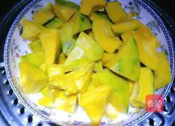 Illustration of how to make pumpkin minced meat puree 2