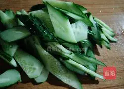 Illustration of how to cook cucumber and fungus 4