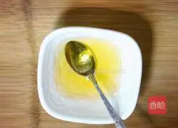 Guangdong—Illustration of how to make honey barbecued pork 5