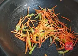 Illustration of how to make fried shredded pork with enoki mushrooms 7