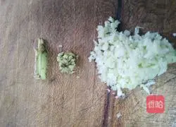 Illustration of how to make garlic tomato box 1