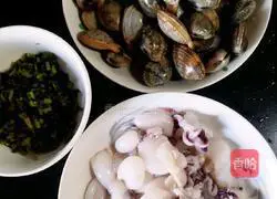 Illustration of how to make braised cuttlefish and clams 1