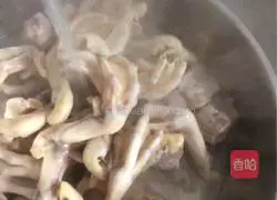 Duck feet and braised pork ribs Illustration of how to do it 3