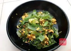 Illustration of how to make fried peas and eggs 7