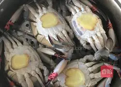 Illustration of how to make steamed flying crab 4