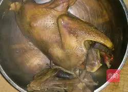 Illustration of braised pigeons 4