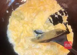 Illustration 5 of how to make three diced rice stir-fried with fresh flavor