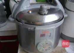 Illustration of how to make soy sauce bones 9