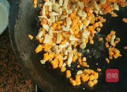 Illustration of how to make fried chicken breast with carrots 5