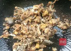 Illustration of how to make minced pepper fish 4