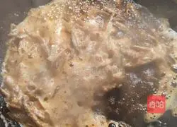 Illustration of how to make dried fish in tomato sauce 3