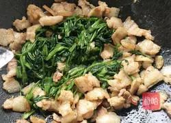 How to stir-fry water spinach with pork belly Illustration 6