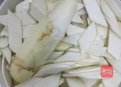 Stir-fried pork slices with bamboo shoots Illustration of how to do it 1